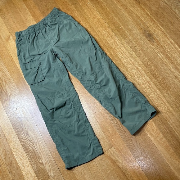 Columbia Other - Columbia Omni-Shade Cargo Green Pants L(14/16)